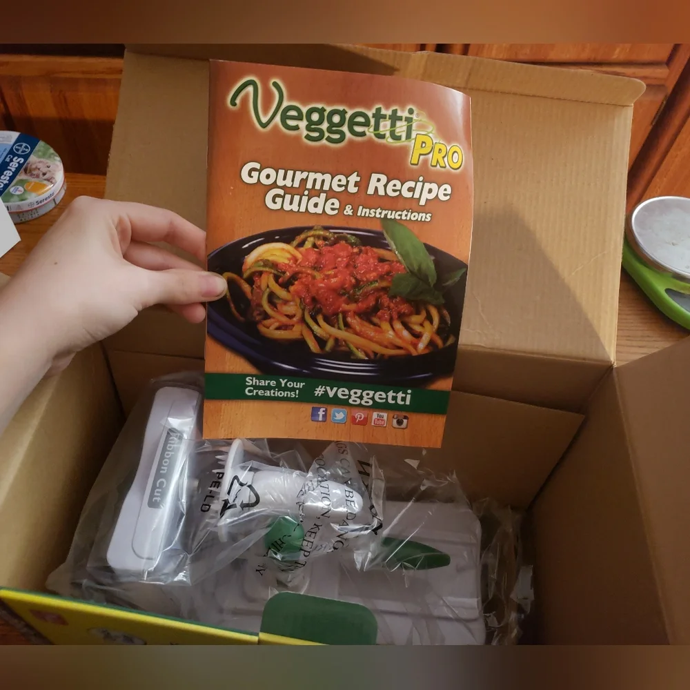 UNUSED Veggetti Pro Vegetable Spiralizer As Seen On TV Open Box Spaghetti Noodle